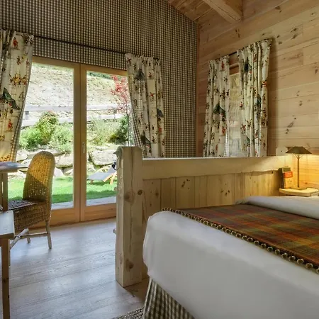 Domek alpejski Chalet Vinas De Larrede *